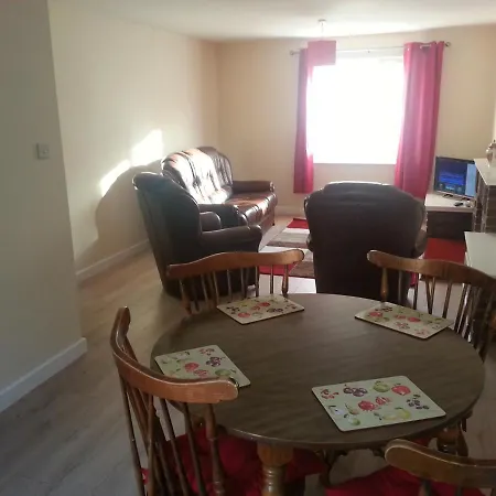 度假居 Immaculate 3-bed House In Bs9 布里斯托