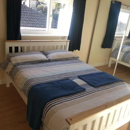 Immaculate 3-bed House In Bs9